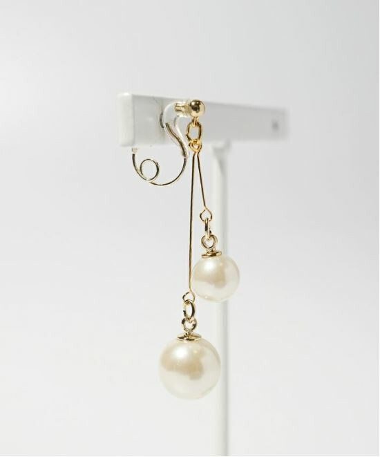 Cristal loop fit clip-on earrings-white pearl (Made in Japan)